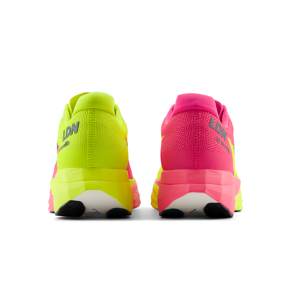 Boty na běhání New Balance FuelCell SC Elite V5 TCS London Marathon MRCEL55L – růžové