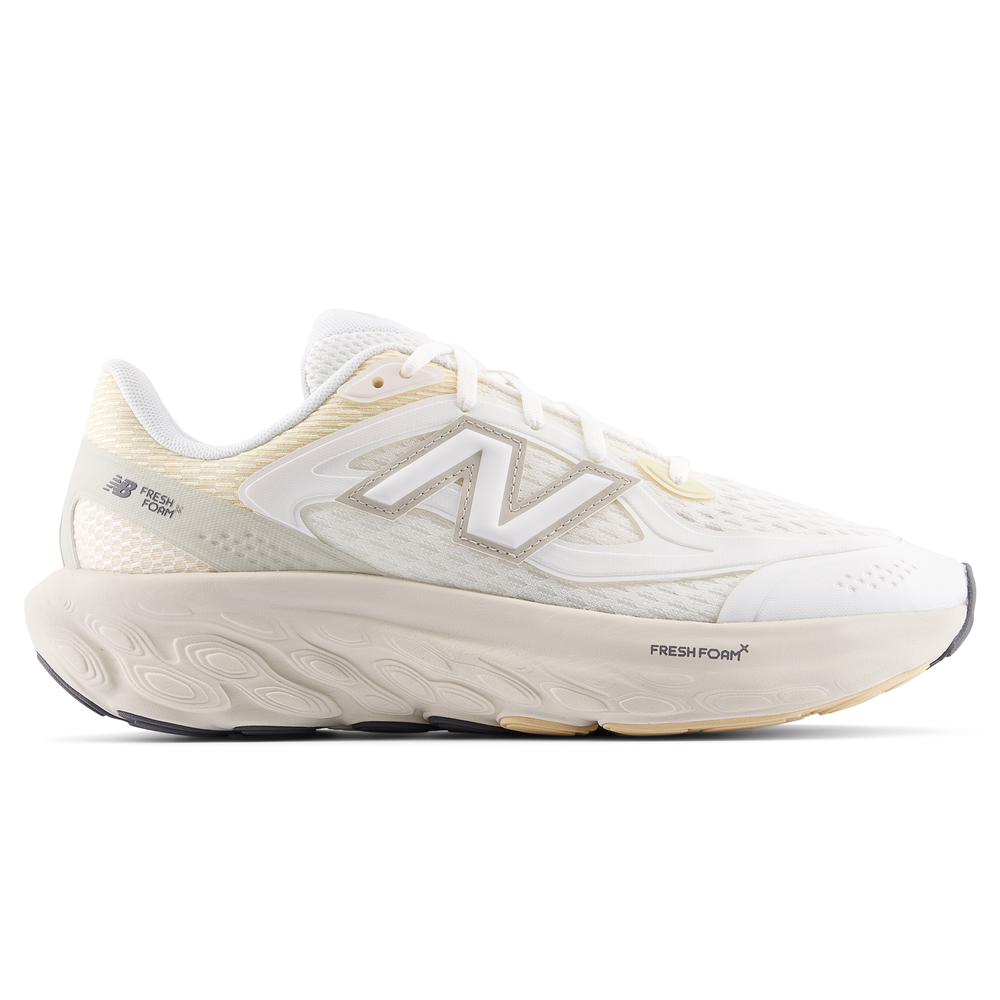 Dámské boty New Balance UTRNEA – béžové,