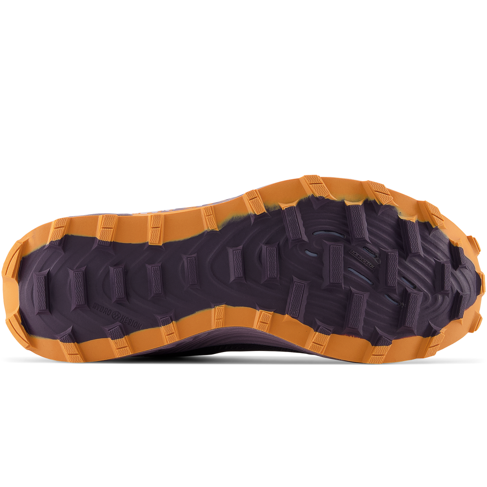 Dámské boty New Balance FuelCell Summit Unknown v4 WTUNKNL4 – fialové