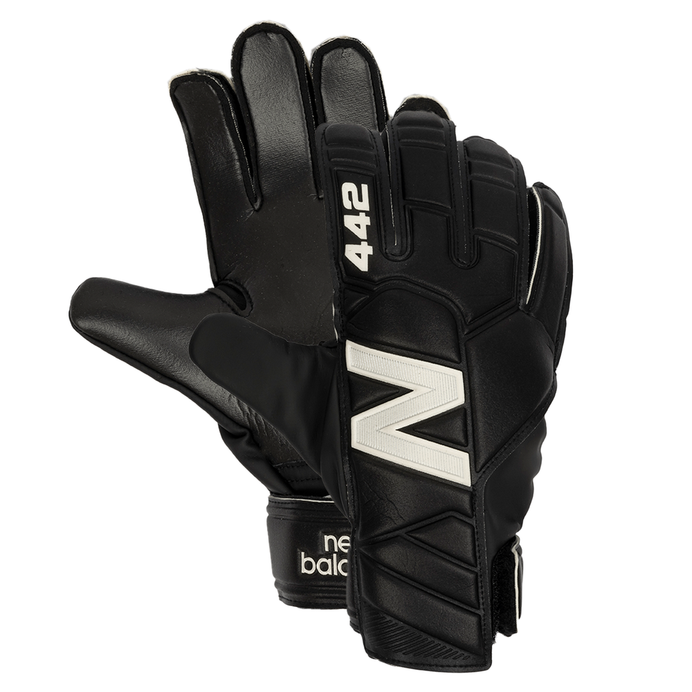 Brankářské rukavice New Balance GK23004MBKW – černé