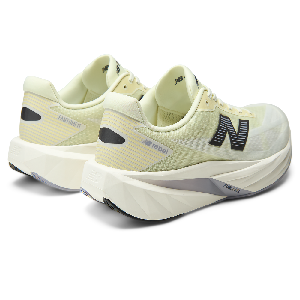 Pánské boty New Balance FuelCell Rebel v5 MFCX8QY – žluté