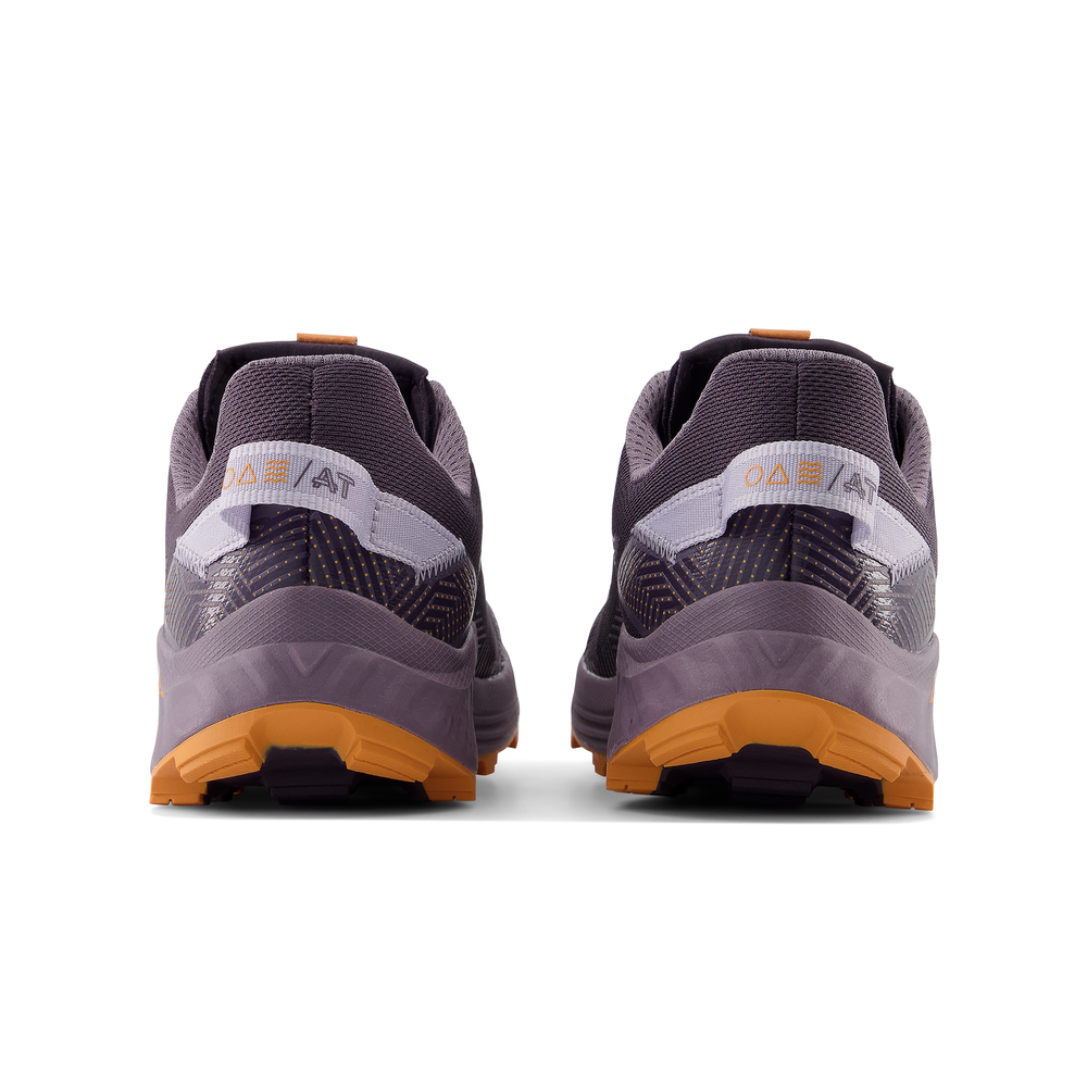 Dámské boty New Balance FuelCell Summit Unknown v4 WTUNKNL4 – fialové