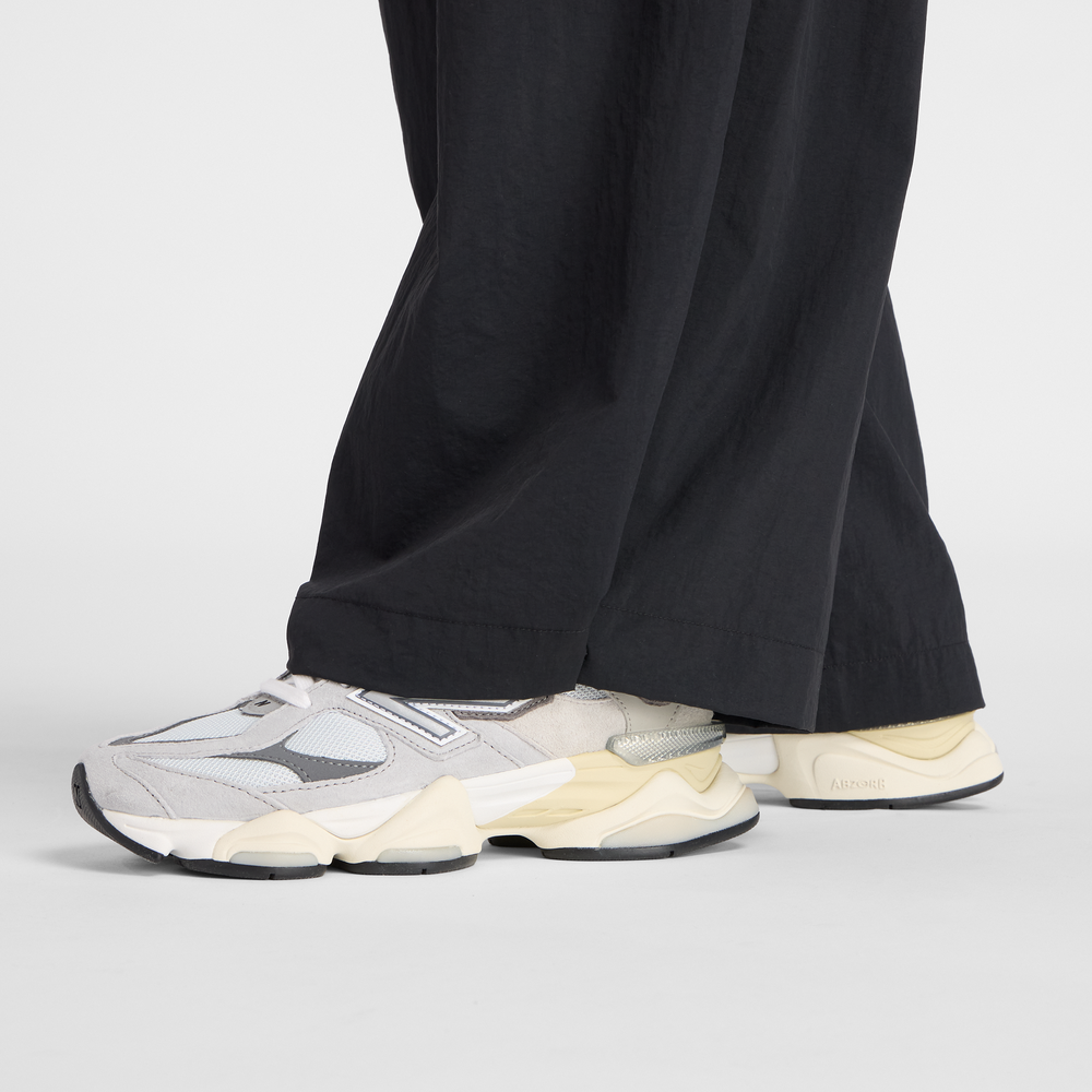 Dámské kalhoty New Balance Cargo – černé