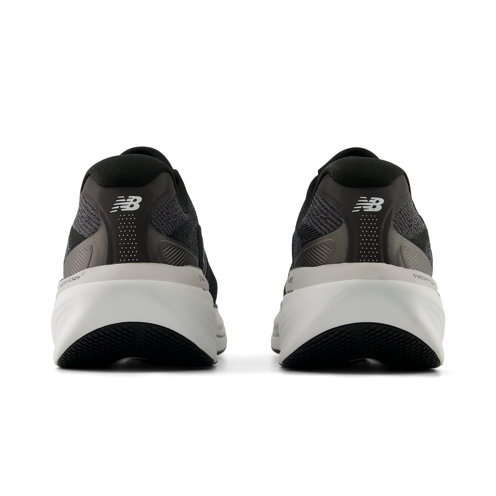 Pánské boty New Balance Fresh Foam v15 M8607GW – černé