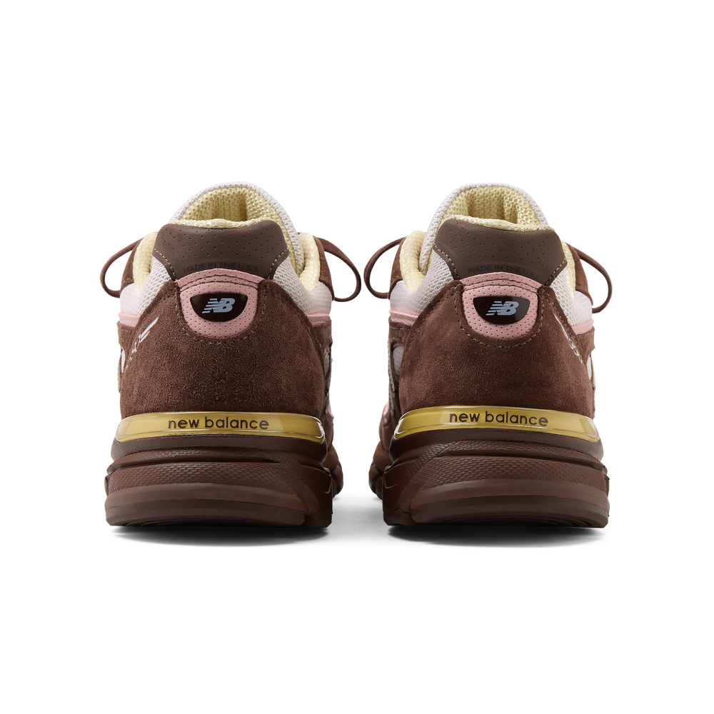 Unisex boty New Balance U990IC4 – hnědý