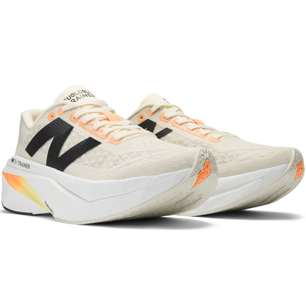 Boty na běhání New Balance FuelCell SuperComp Trainer v3 MRCXCA4 – béžové