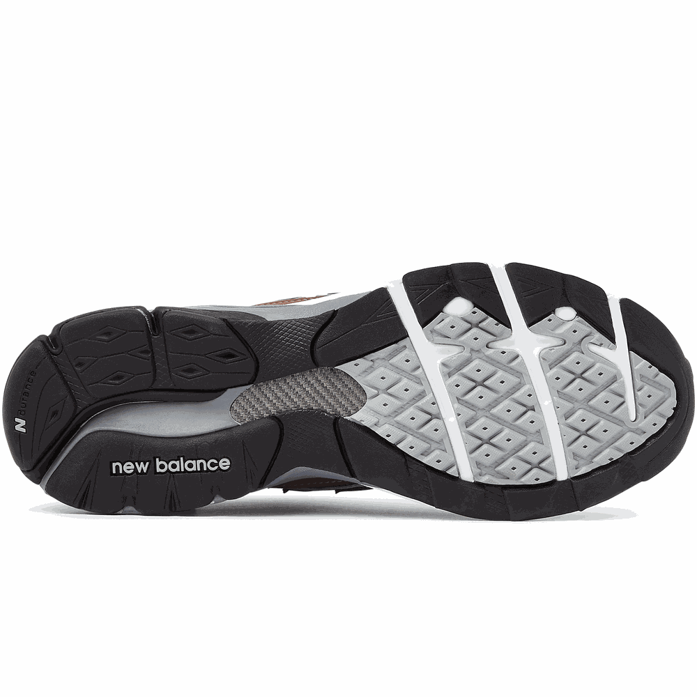 Pánské boty New Balance M920INV – hnědý