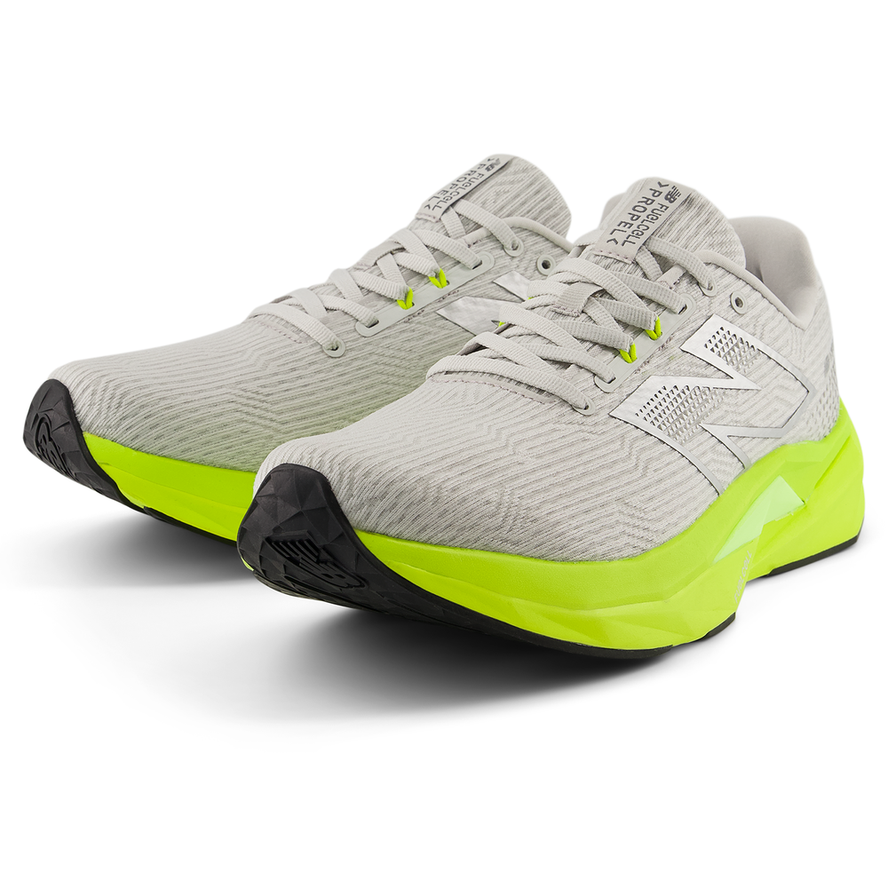 Pánské boty New Balance FuelCell Propel v5 MFCPR9N0 – šedé