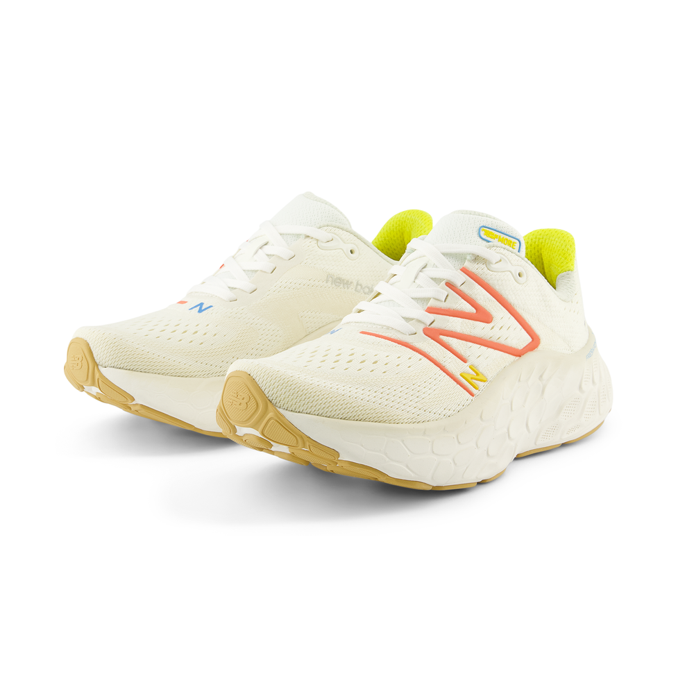 Dámské boty New Balance Fresh Foam X More v4 WMORCF4 – bílé