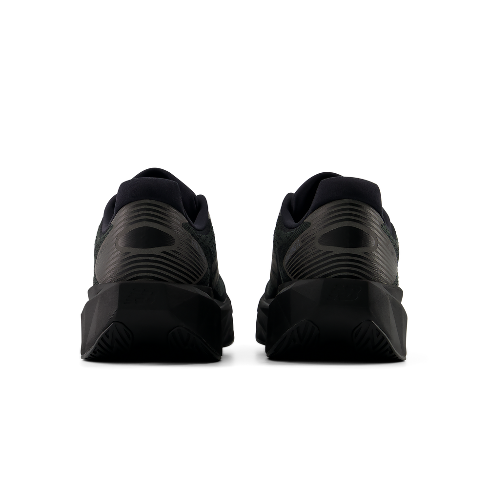 Pánské boty New Balance FuelCell Rebel v5 MFCX4WK – černé