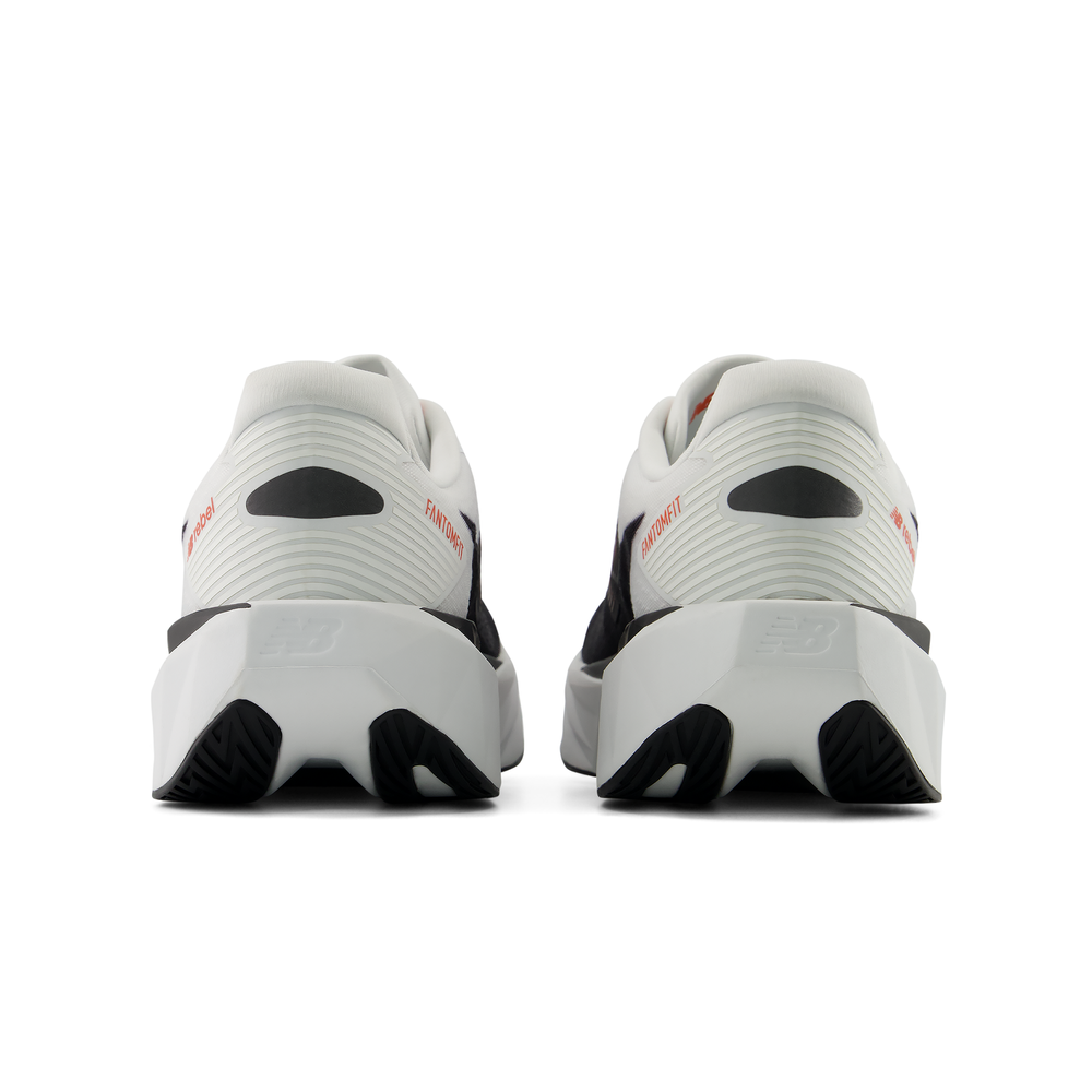 Pánské boty New Balance FuelCell Rebel v5 MFCX93C – bílé
