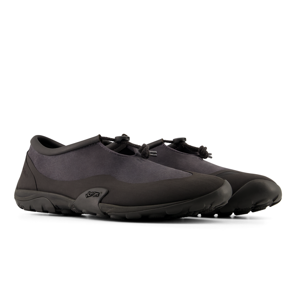 Unisex boty New Balance Minimus MT10T364 – černé