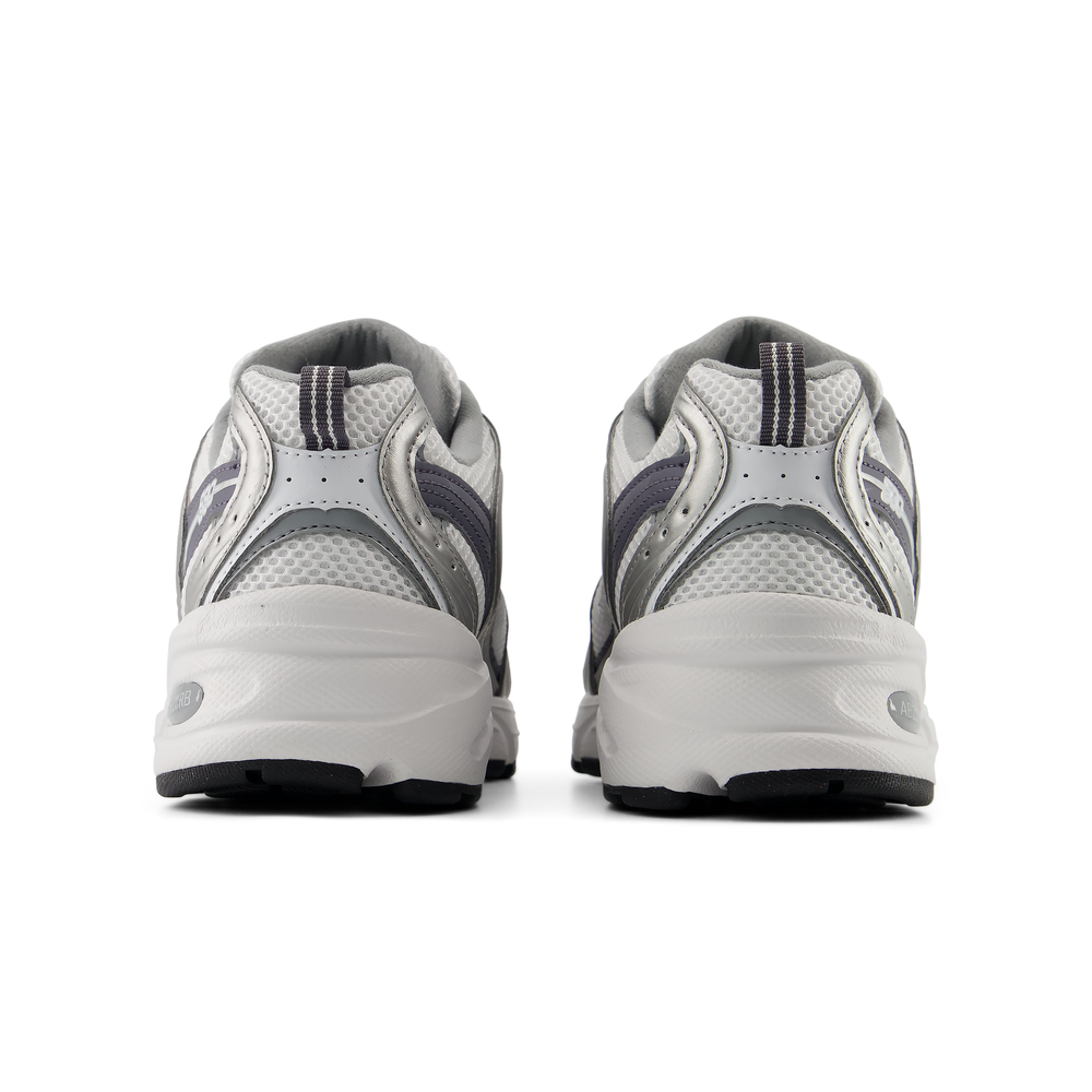Unisex boty New Balance U530SMP – stříbrný