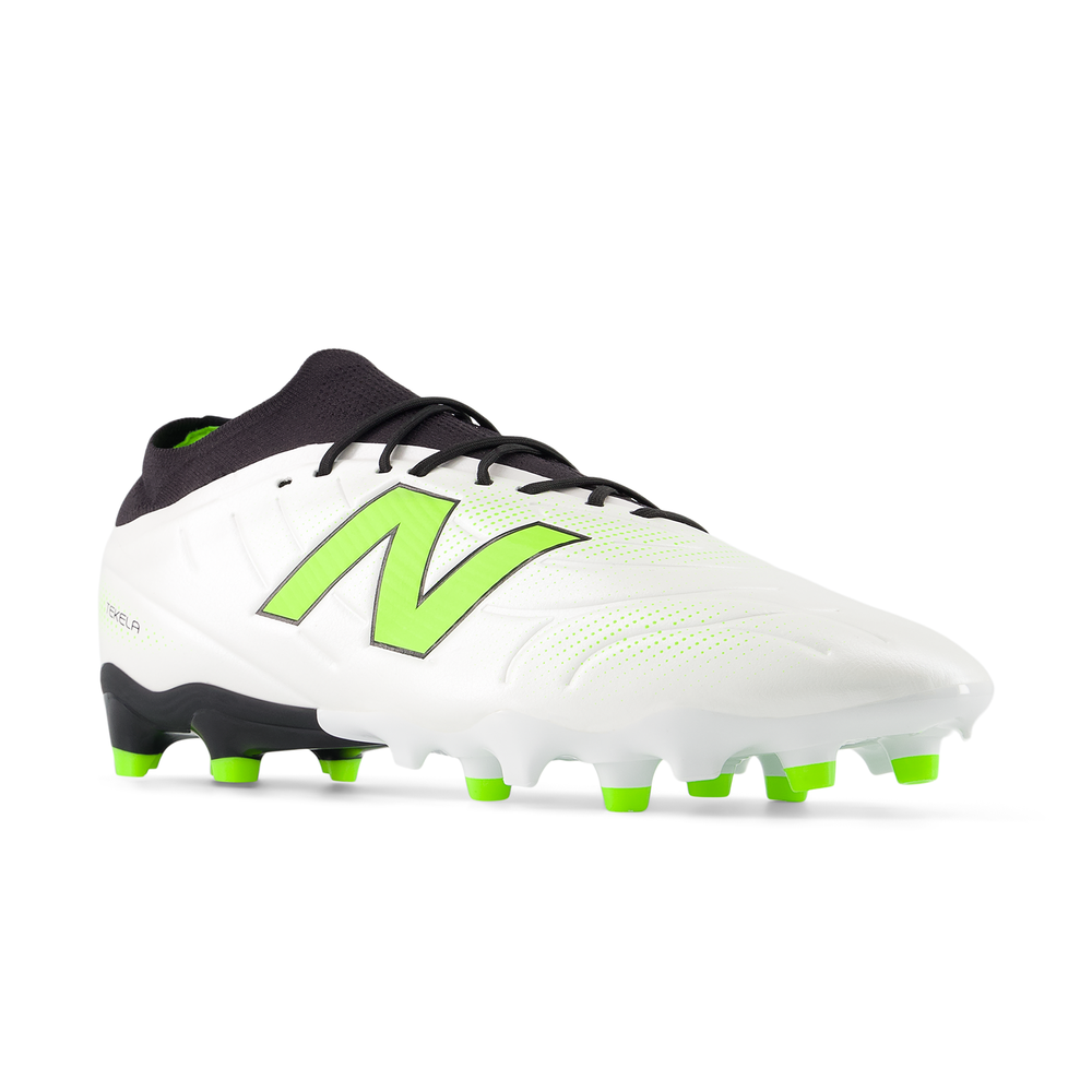 Pánské kopačky New Balance TEKELA TEAM FG V5 ST3FSP5 – bílé