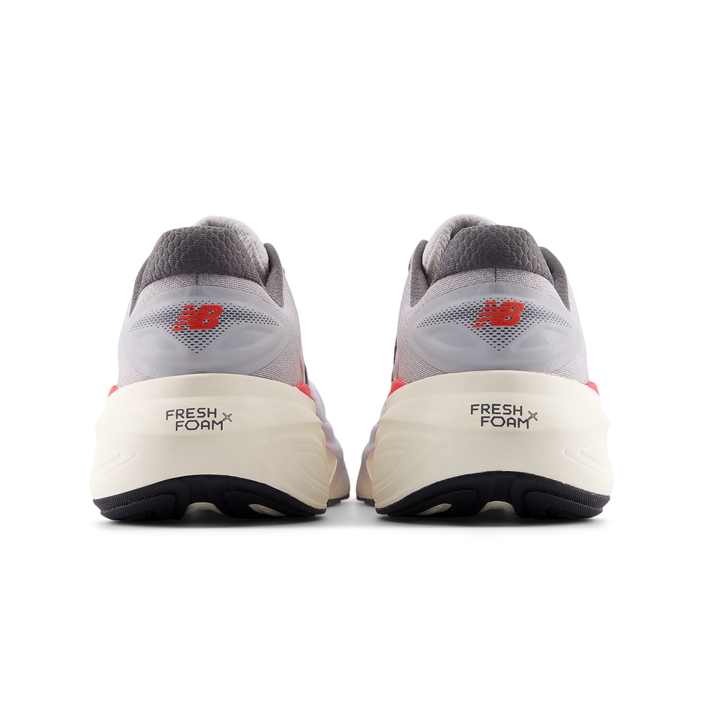 Pánské boty New Balance Fresh Foam x More v6 MMORLC6 – šedé
