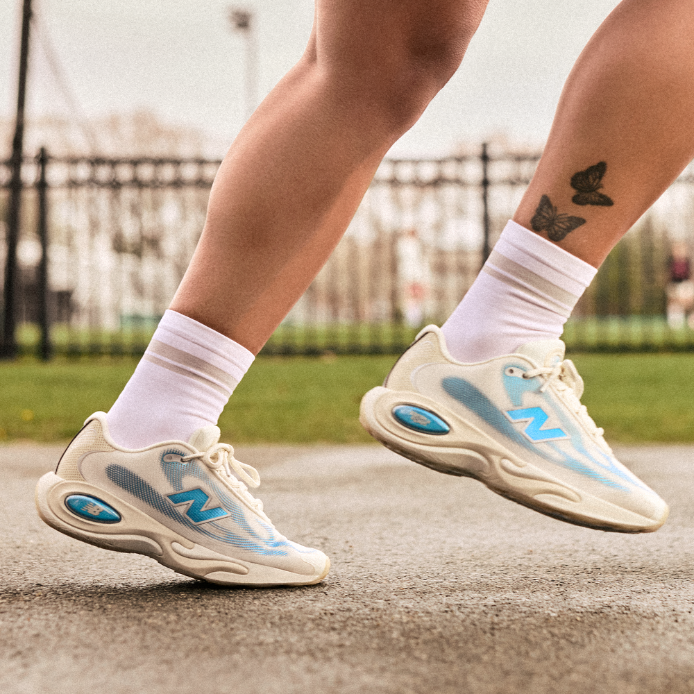 Dámské boty New Balance AC Runner WACR15HW – béžové