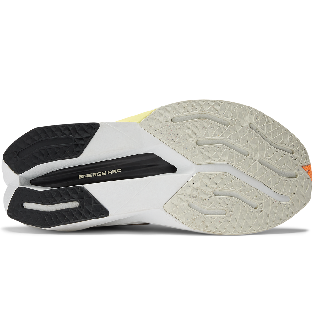 Dámské boty New Balance FuelCell SuperComp Trainer v3 WRCXCA4 – béžové