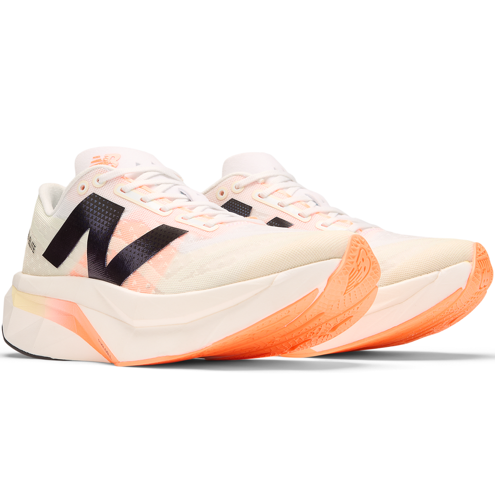 Dámské boty New Balance FuelCell SC Elite V4 WRCELCW4 – béžové