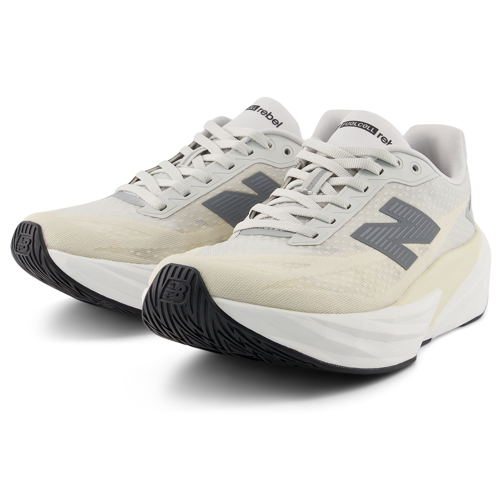 Dámské boty New Balance FuelCell Rebel v5 WFCXLX5 – šedé