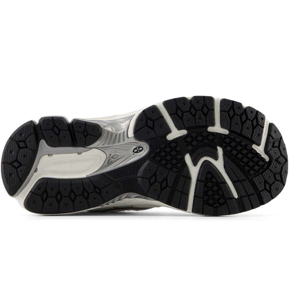 Dětské boty New Balance PC2002PN – bílé