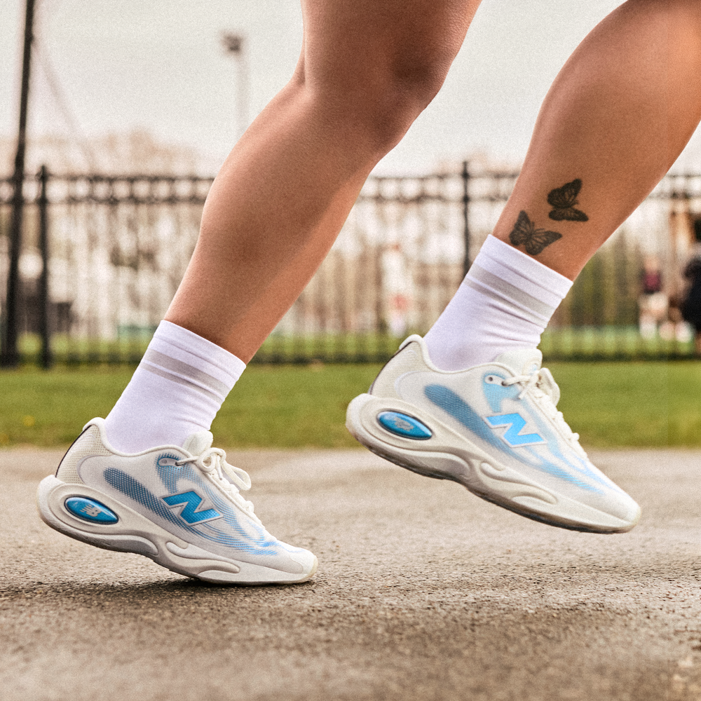 Dámské boty New Balance AC Runner WACR15HW – béžové