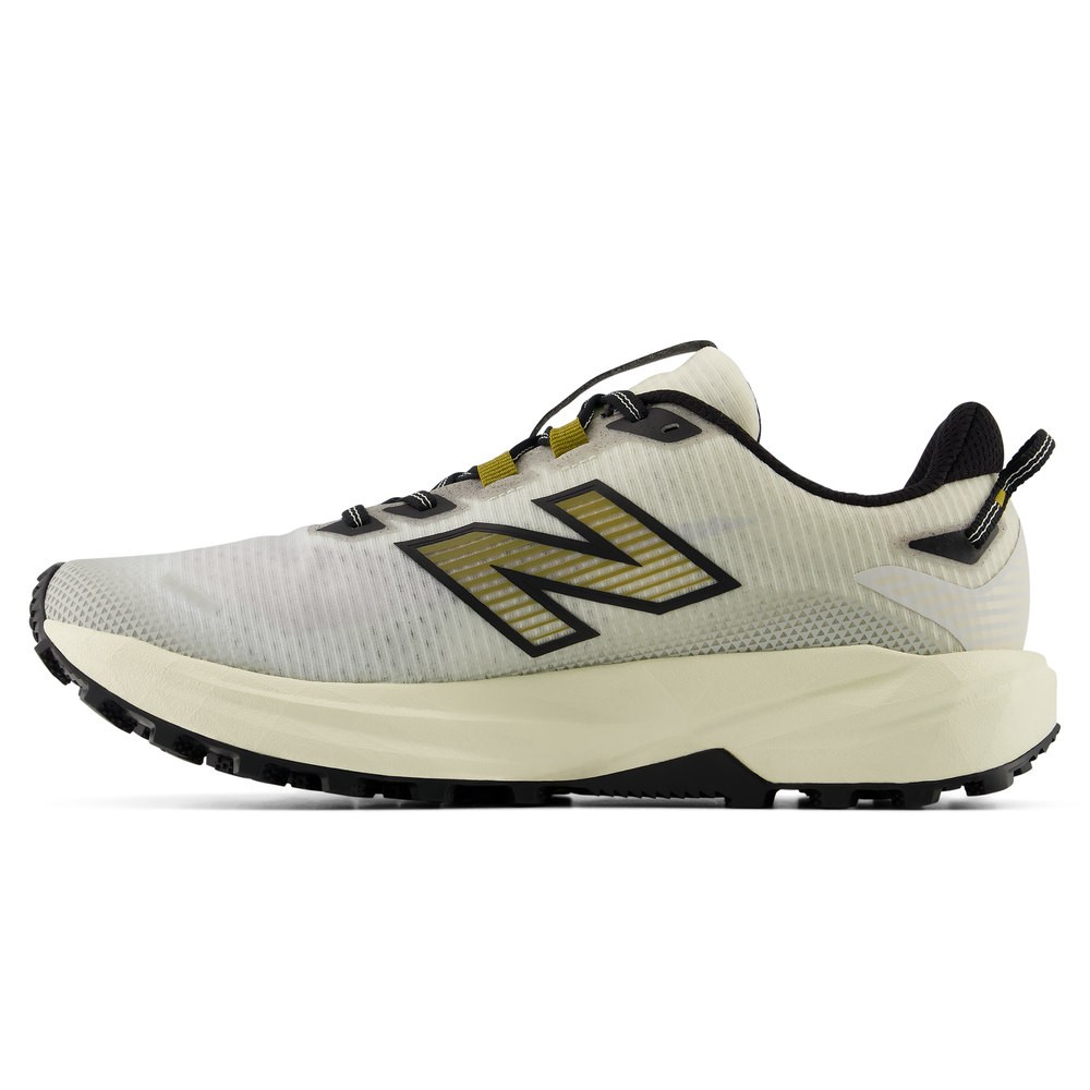 Pánské boty New Balance FuelCell Rebel Trail MRBT8VW – béžové
