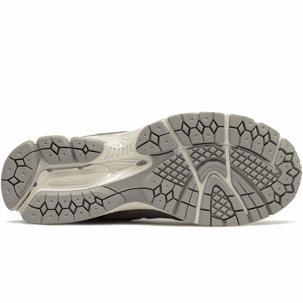 Boty New Balance M2002RHD – hnědý