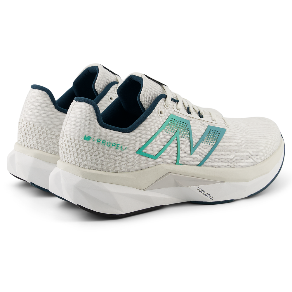 Pánské boty New Balance FuelCell Propel v5 MFCPR1K4 – béžové