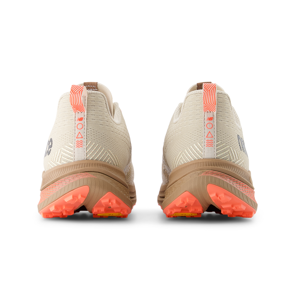 Pánské boty New Balance FuelCell SuperComp Trail MTTRXUR1 – béžové