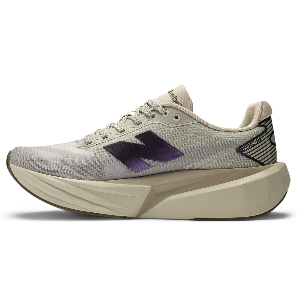 Dámské boty New Balance FuelCell Rebel v5 WFCXPB5 – béžové