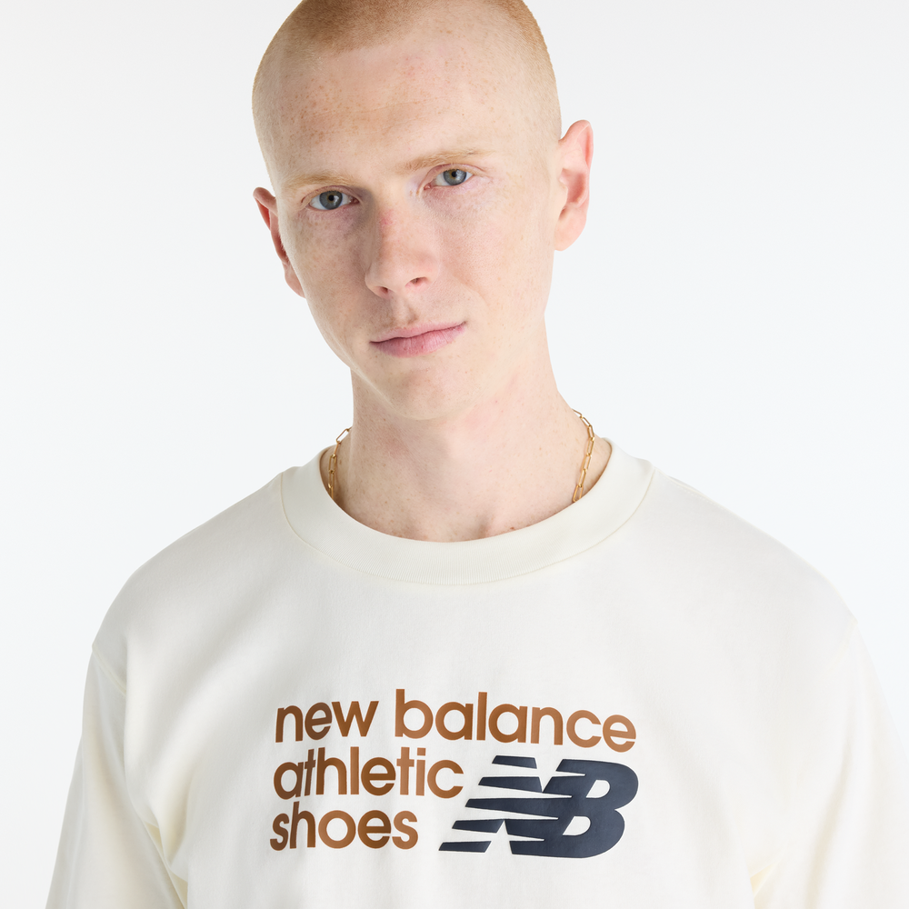 Pánské tričko New Balance Athletics Premium Relaxed Chest Logo – béžové