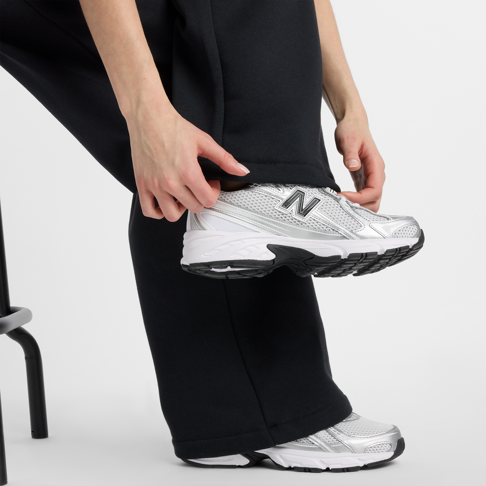 Dámské kalhoty New Balance WP51954BK – černé
