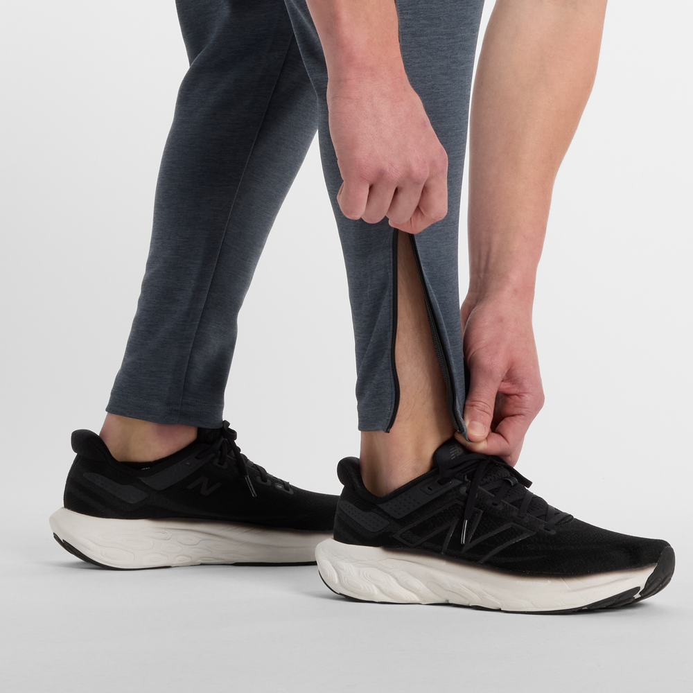 Pánské kalhoty New Balance MP51905GT – šedé