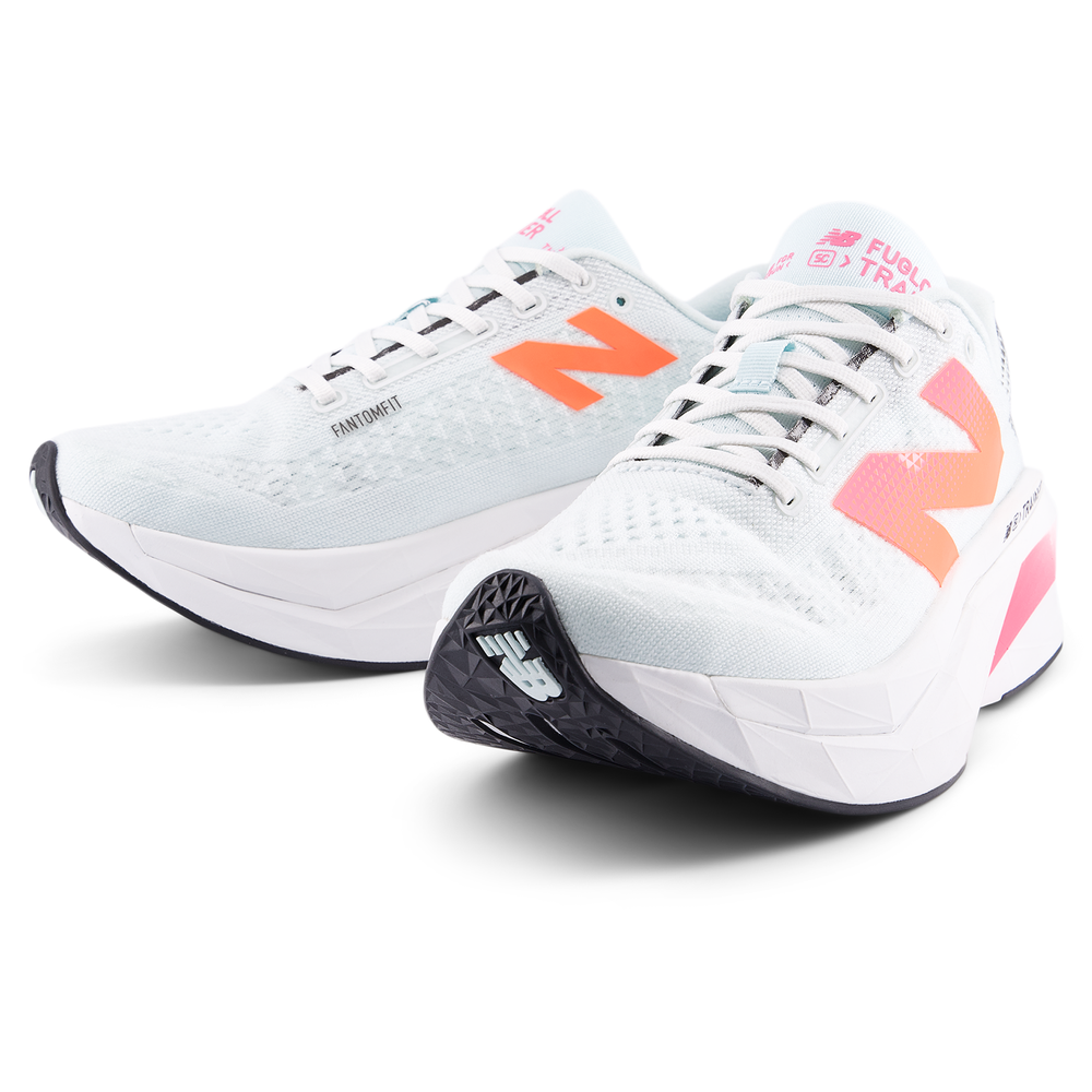 Běžecké boty New Balance FuelCell SuperComp Trainer v3 MRCX17A – bílé