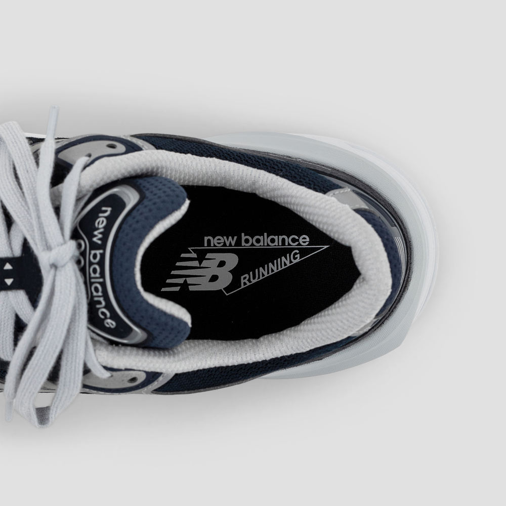 Dámské boty New Balance W990NV6 – tmavomodrá