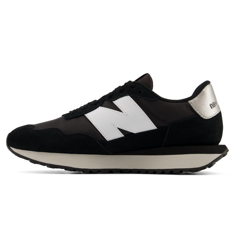 Dámské boty New Balance W23731P – černé