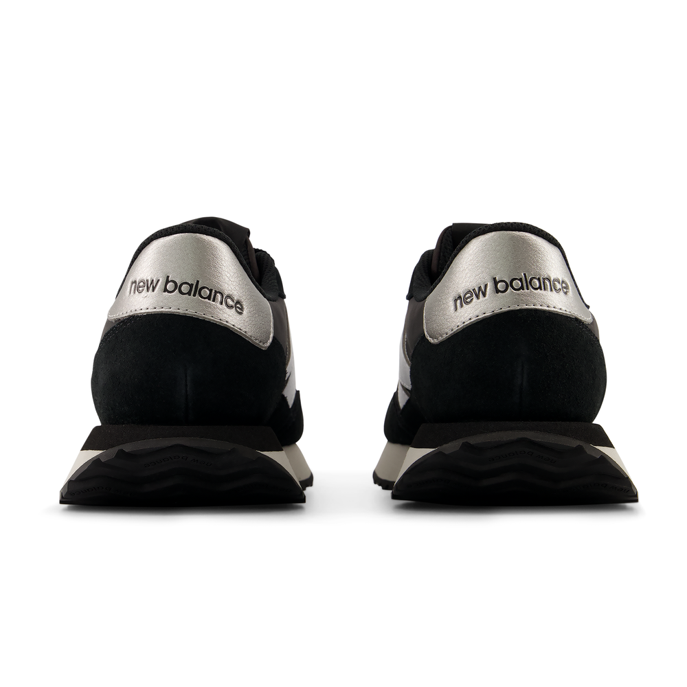 Dámské boty New Balance W23731P – černé