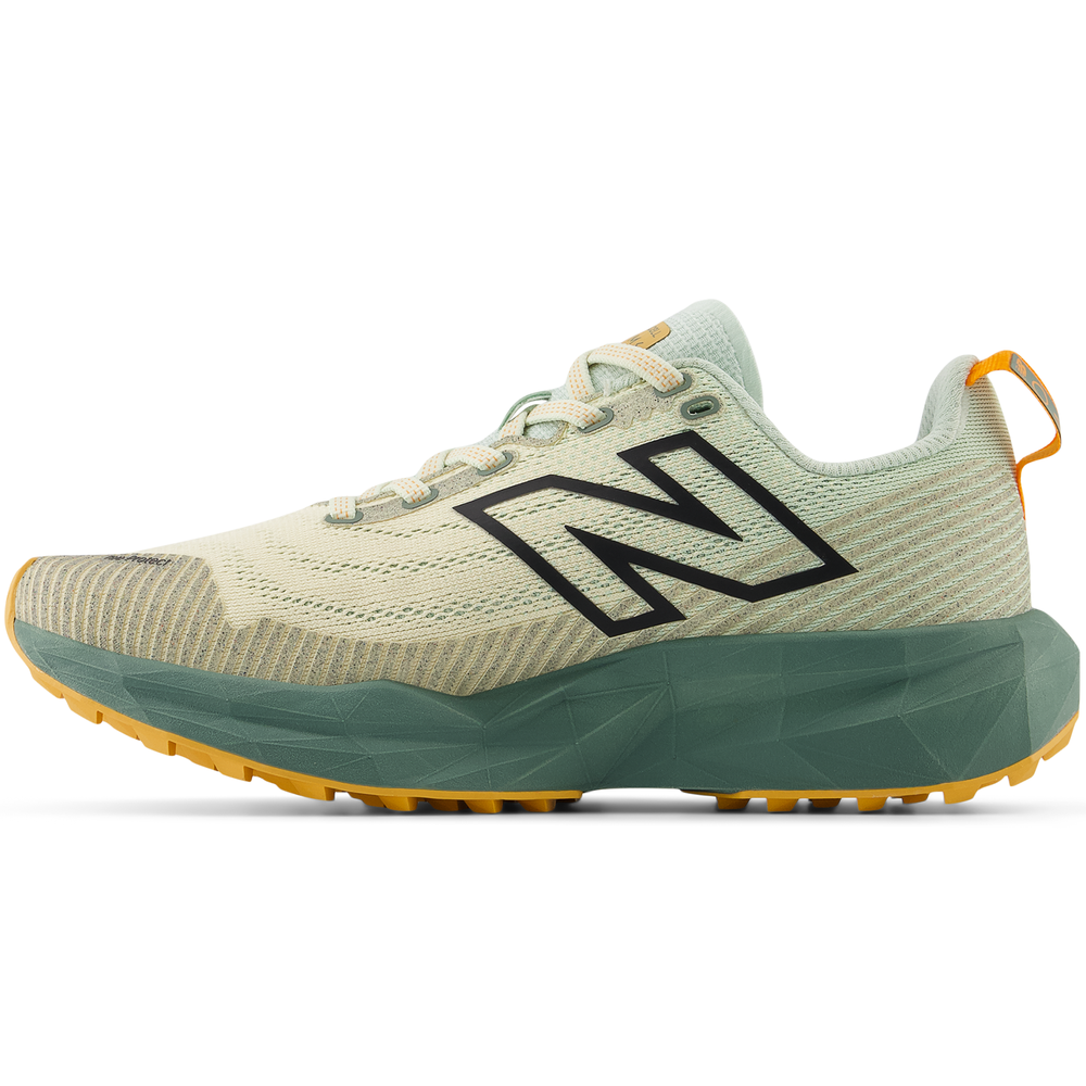 Dámské boty New Balance FuelCell Venym WTVNYMD1 – béžové