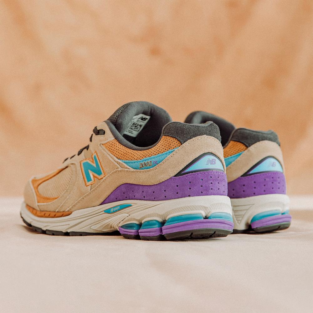 Boty New Balance M2002RWA – hnědý