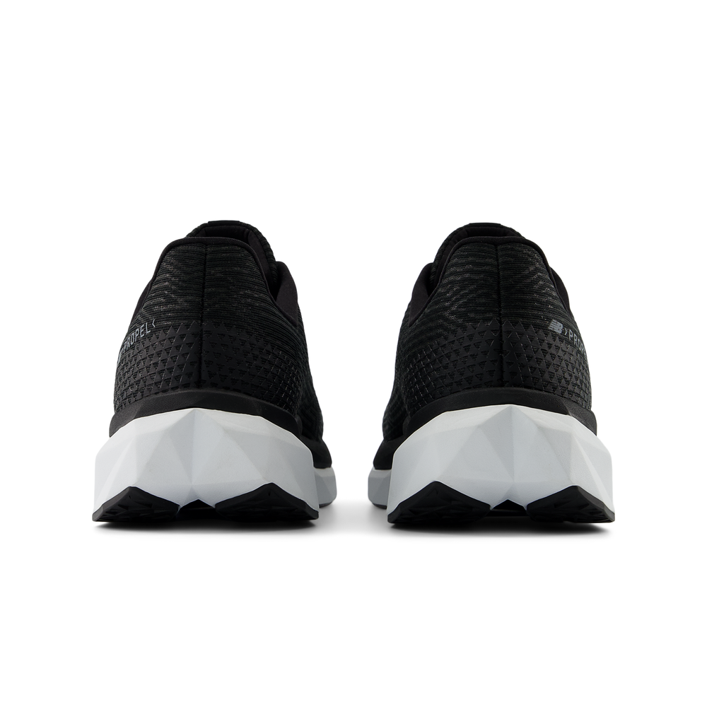 Pánské boty New Balance FuelCell Propel v5 MFCPRLB5– černé