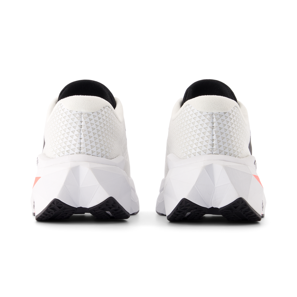 Dámské boty New Balance FuelCell SuperComp Trainer v3 WRCXCS4 – bílé