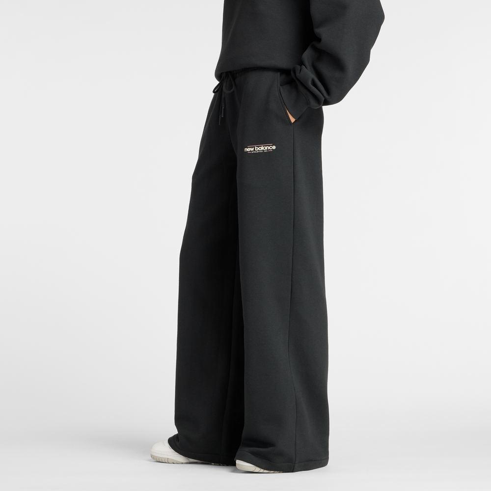 Dámské kalhoty New Balance WP53903BK – černé