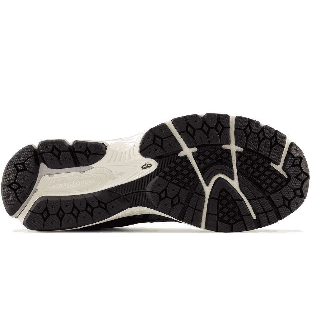 Pánské boty New Balance M2002RHS – hnědý