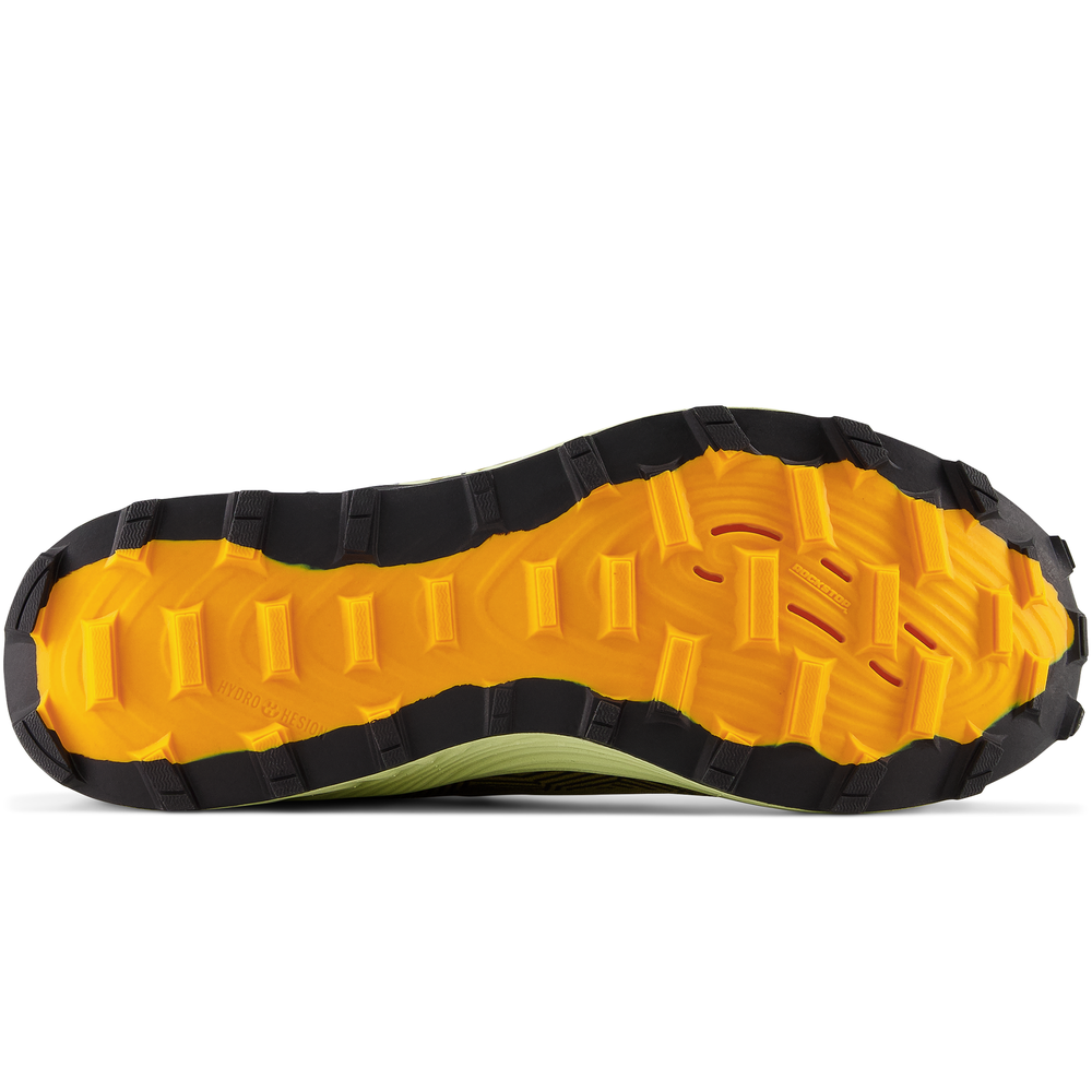 Pánské boty New Balance FuelCell Summit Unknown v4 MTUNKNW4 – zelené