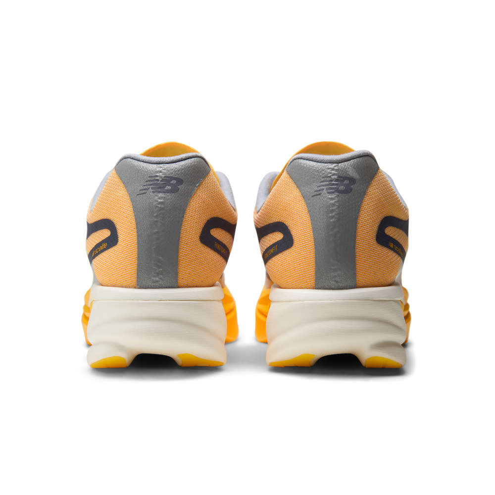 Boty na běhání New Balance Infinion SC Elite V6 MRCEL8DM – oranžová