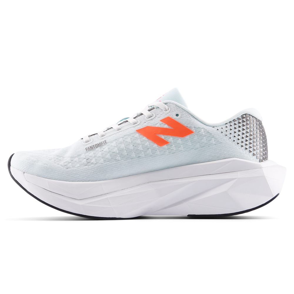 Běžecké boty New Balance FuelCell SuperComp Trainer v3 MRCX17A – bílé