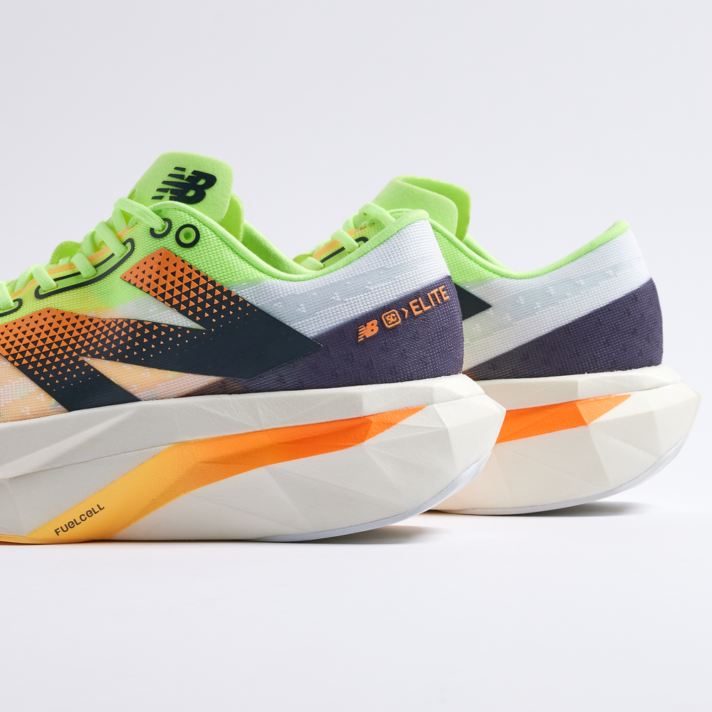 Dámské boty New Balance FuelCell SC Elite V4 WRCELLA4 – bílé