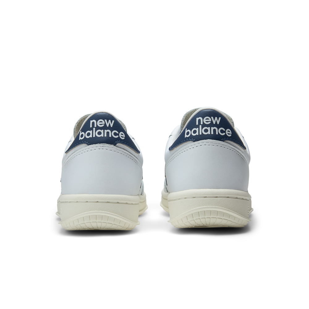 Unisex boty New Balance U5002D3 – bílé