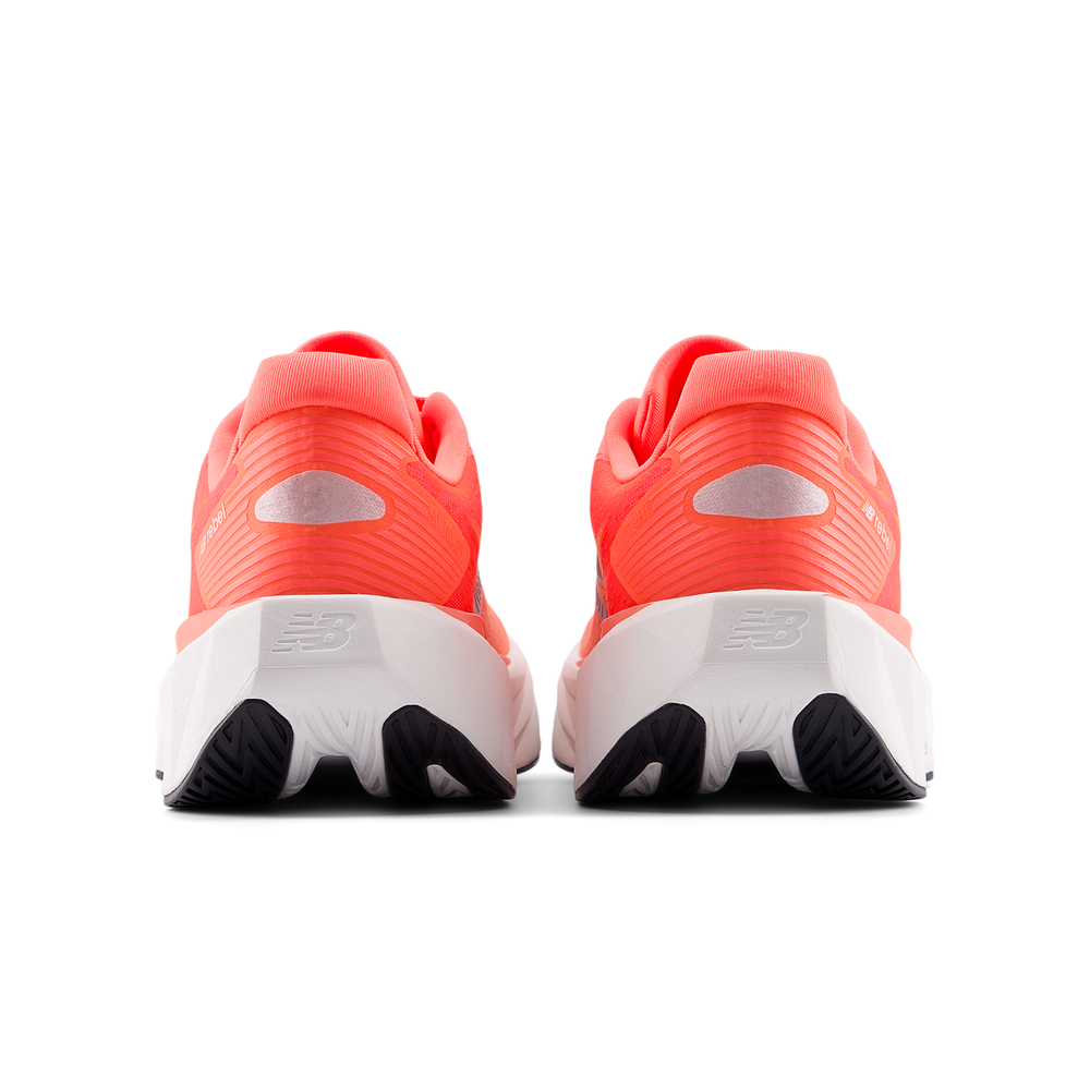 Dámské boty New Balance FuelCell Rebel v5 WFCXL5A – oranžová
