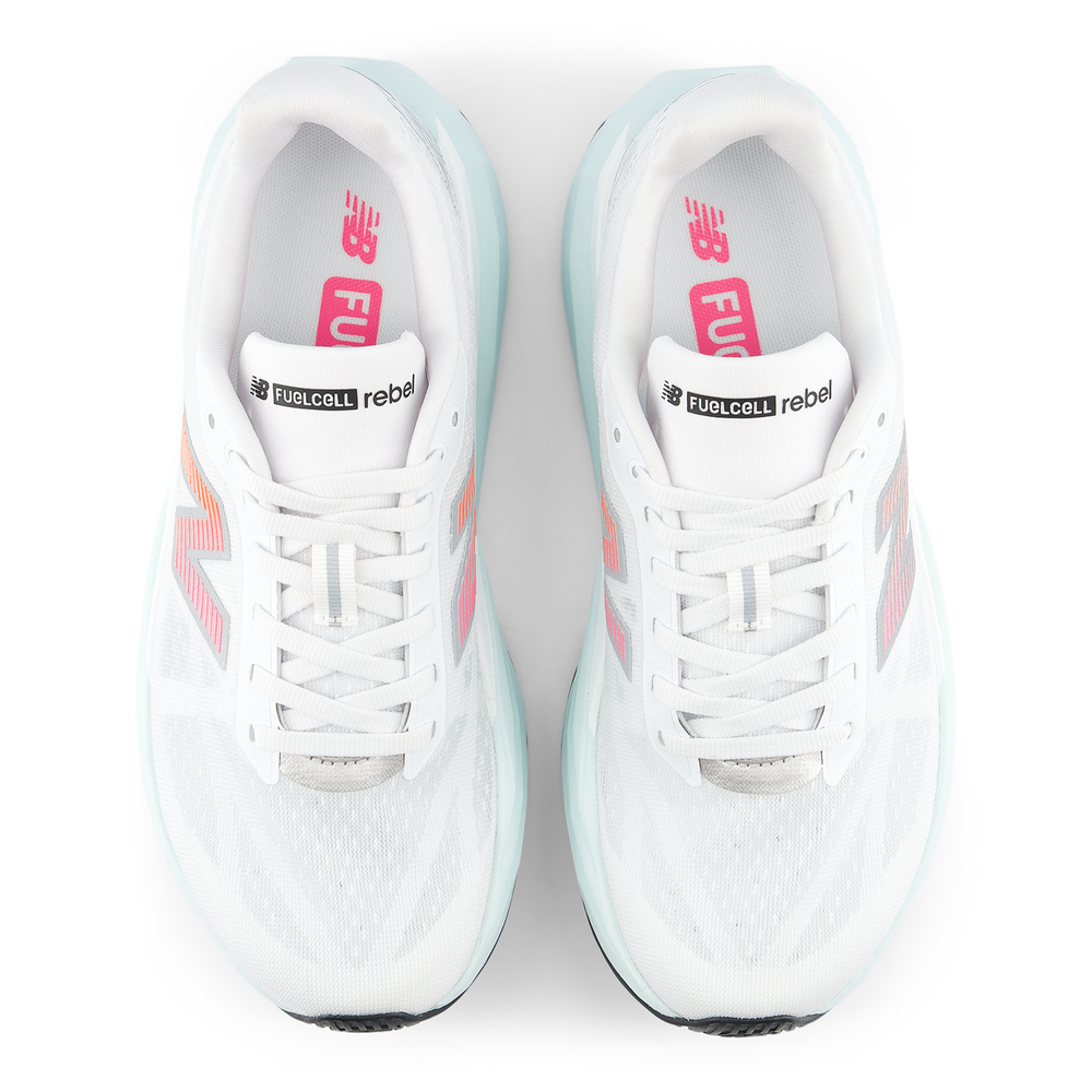 Dámské boty New Balance FuelCell Rebel v5 WFCX8U7 – bílé